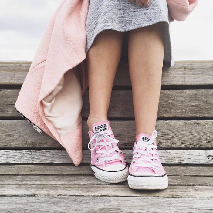 Jillian-Harris-pink-converse