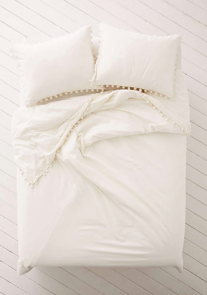 pom-fringe-bedding