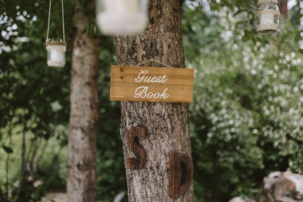 guest-book-table