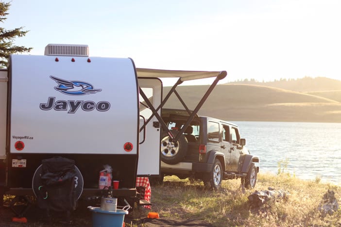 jayco-hummingbird-trailer-sunset