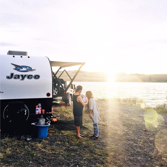 jayco-camping-with-family