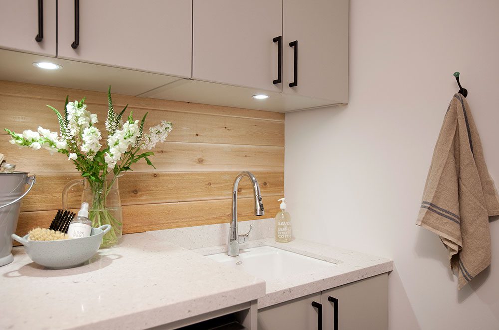 love-it-or-list-it-vancouver-laundry-room-mudroom