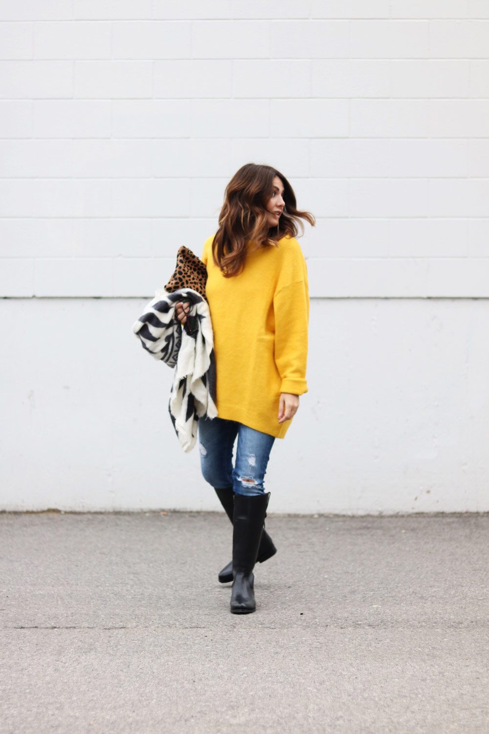 yellow-zara-sweater-and-jeans