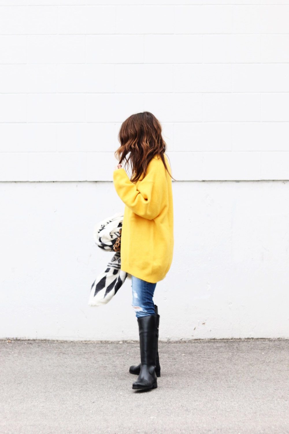 yellow-sweater-outfit-for-fall