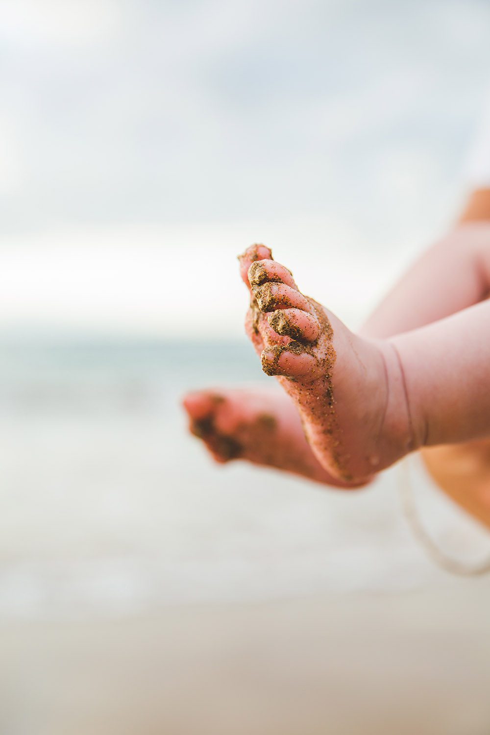 leos-feet-at-4-months