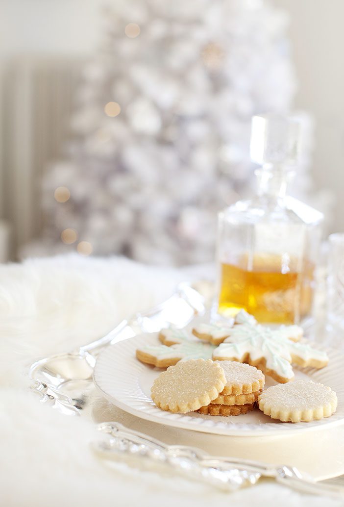 jillian-harris-christmas-cookies-decor