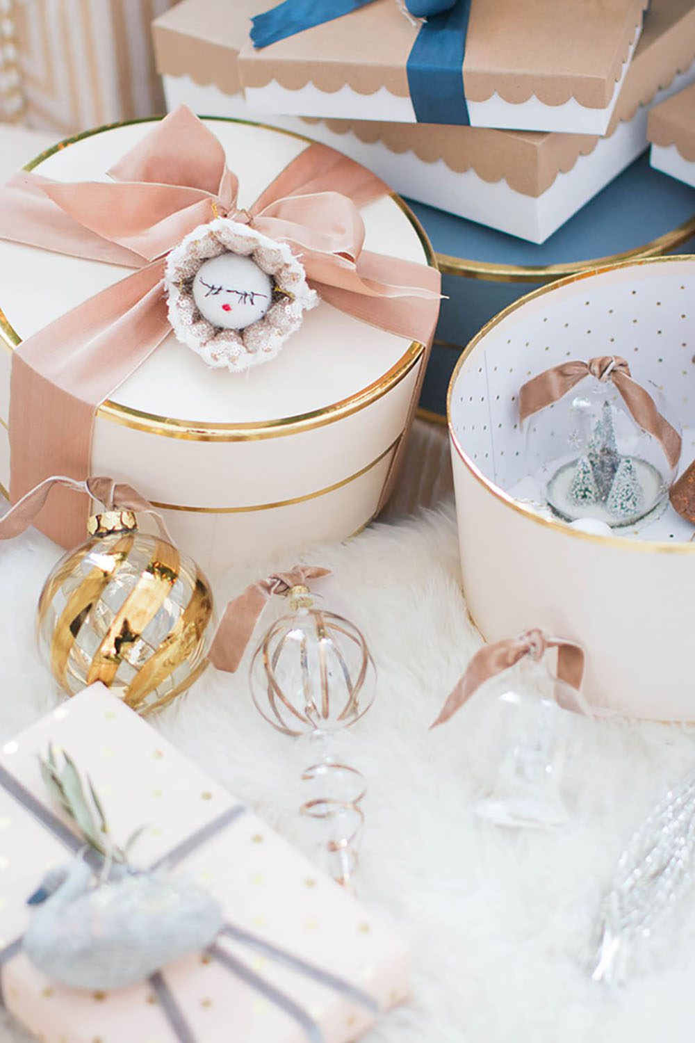 jillian-harris-monika-hibbs-gift-wrapping