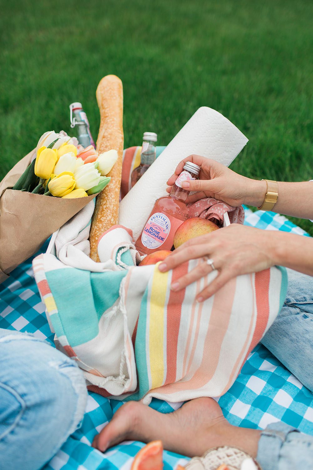 Jillian Harris Packing the Perfect Picnic