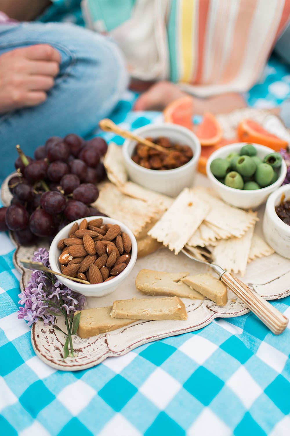 Jillian Harris Packing the Perfect Picnic