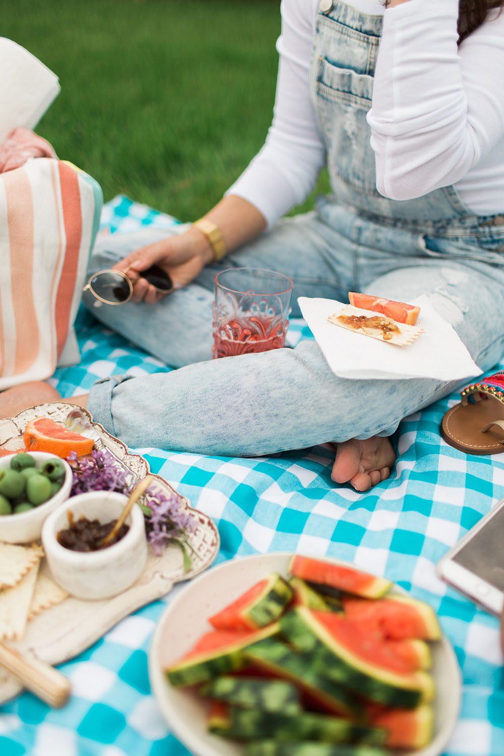 Jillian Harris Packing the Perfect Picnic