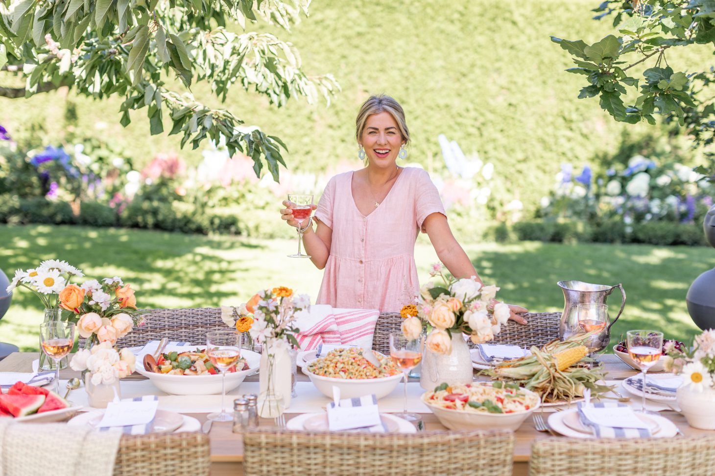 The Best Summer Dinner Tablescape