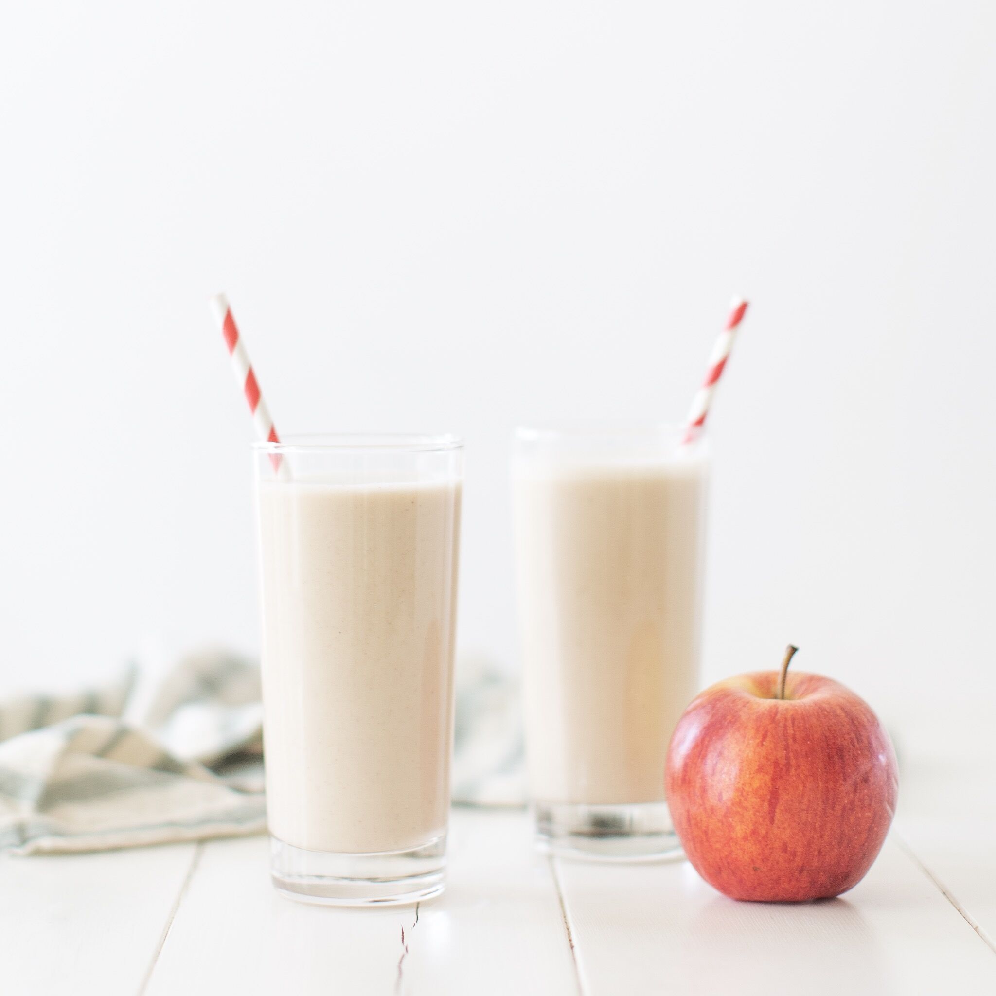 easy apple smoothie  