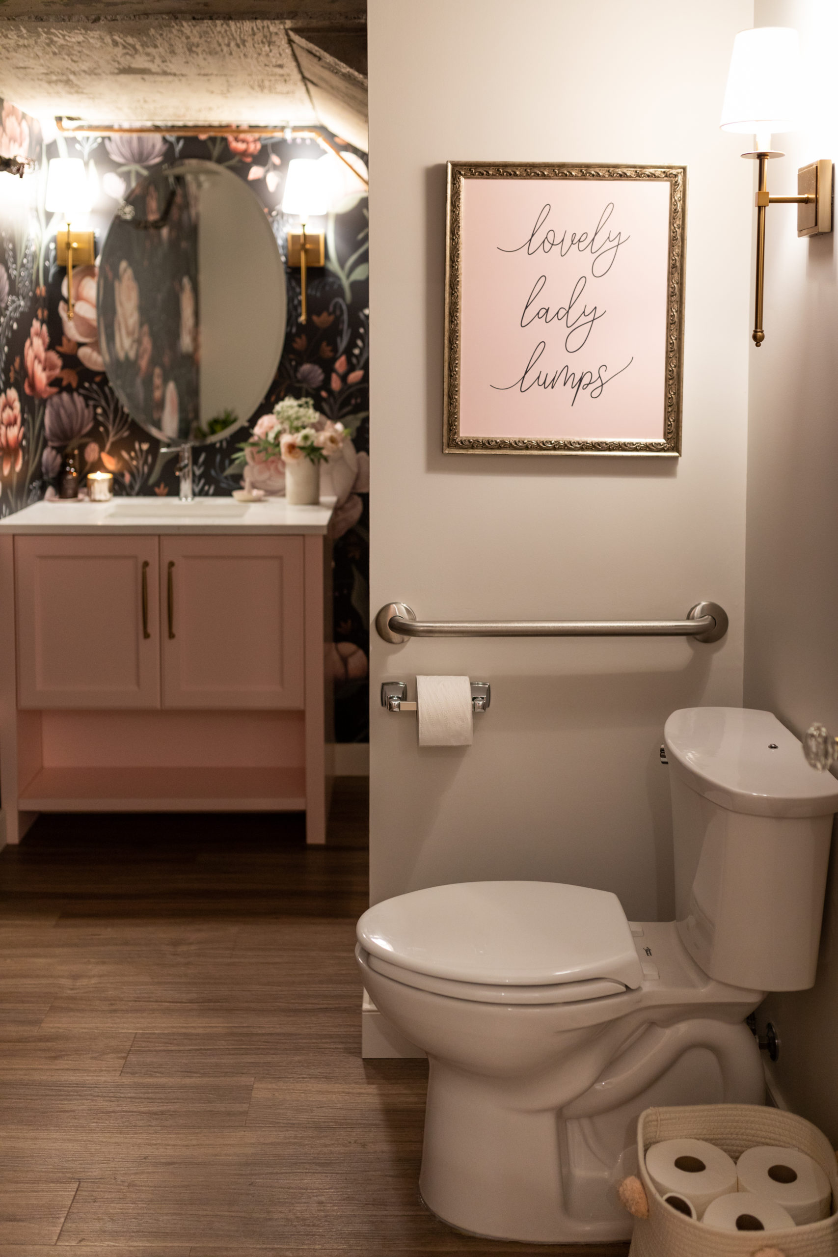 Gorgeous bathroom design!