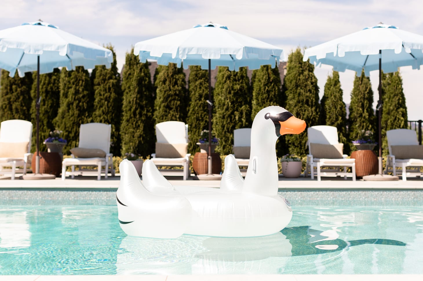 Jillian Harris Favourite Summer Pool Float Essentials