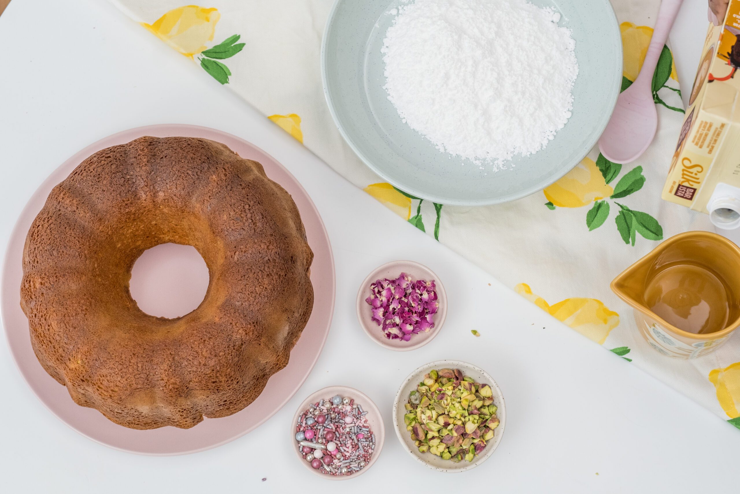 How to make an easy vegan Bundt Cake