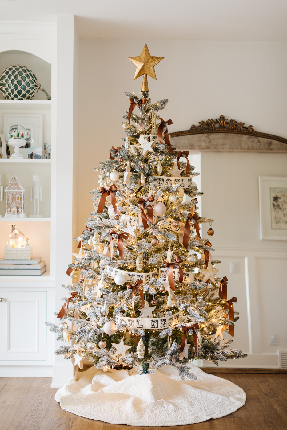 Christmas Tree with Brown ribbons 