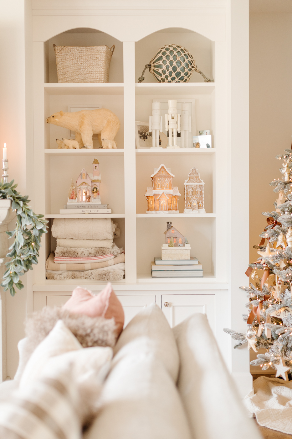 Shelving unit with Christmas decorations