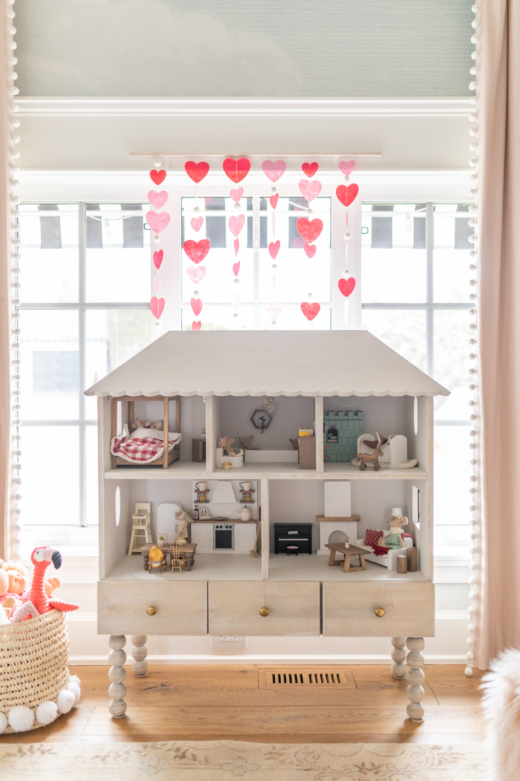 Jillian Harris's daughter Annie's dollhouse