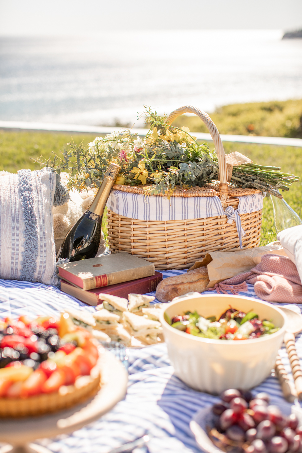 The perfect picnic gear from Jillian Harris x Joe Fresh x Life At Home™ Summer Collection