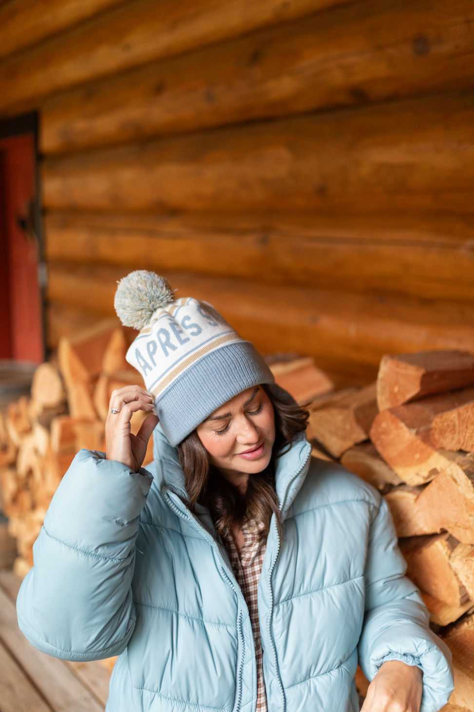 The Winter 2023 Jilly Box reveal of Little Buck toque