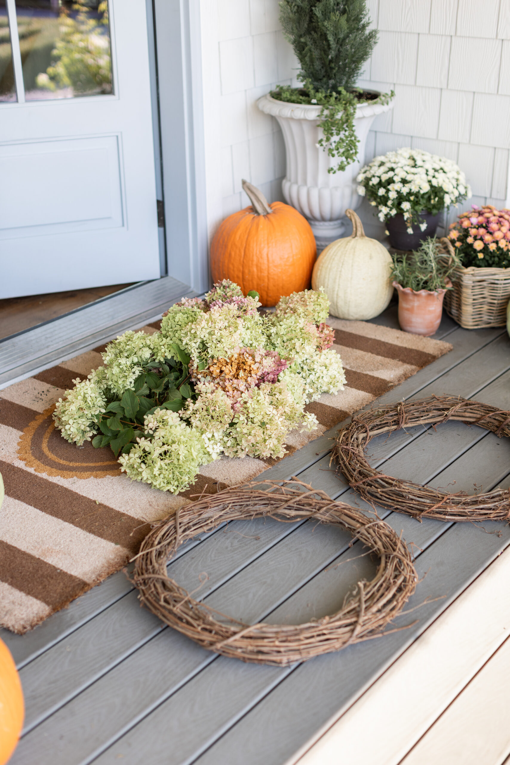 Grapevine wreaths for the hydrangea wreath diy