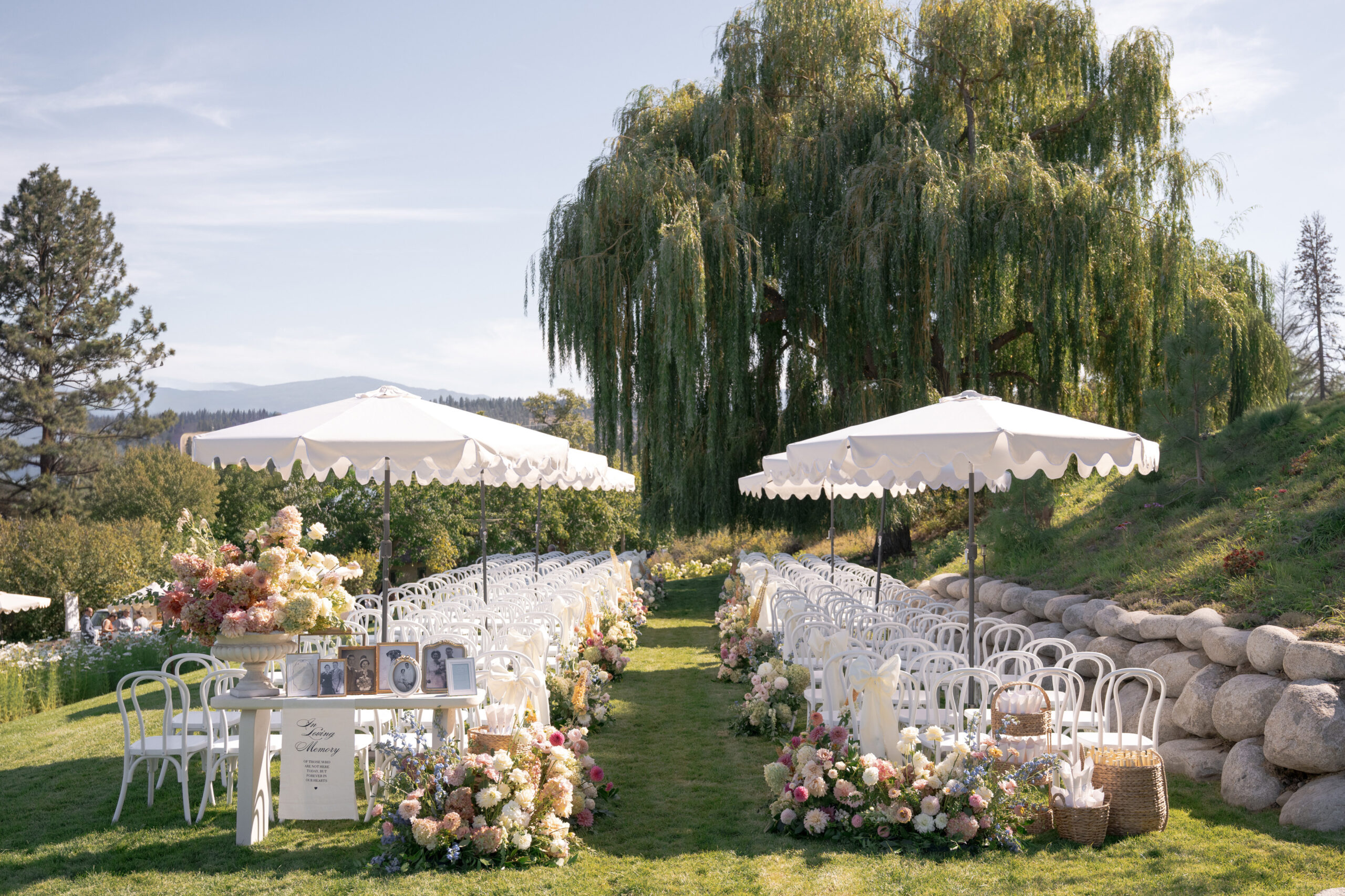 Jillian and Justin's wedding ceremony flowers