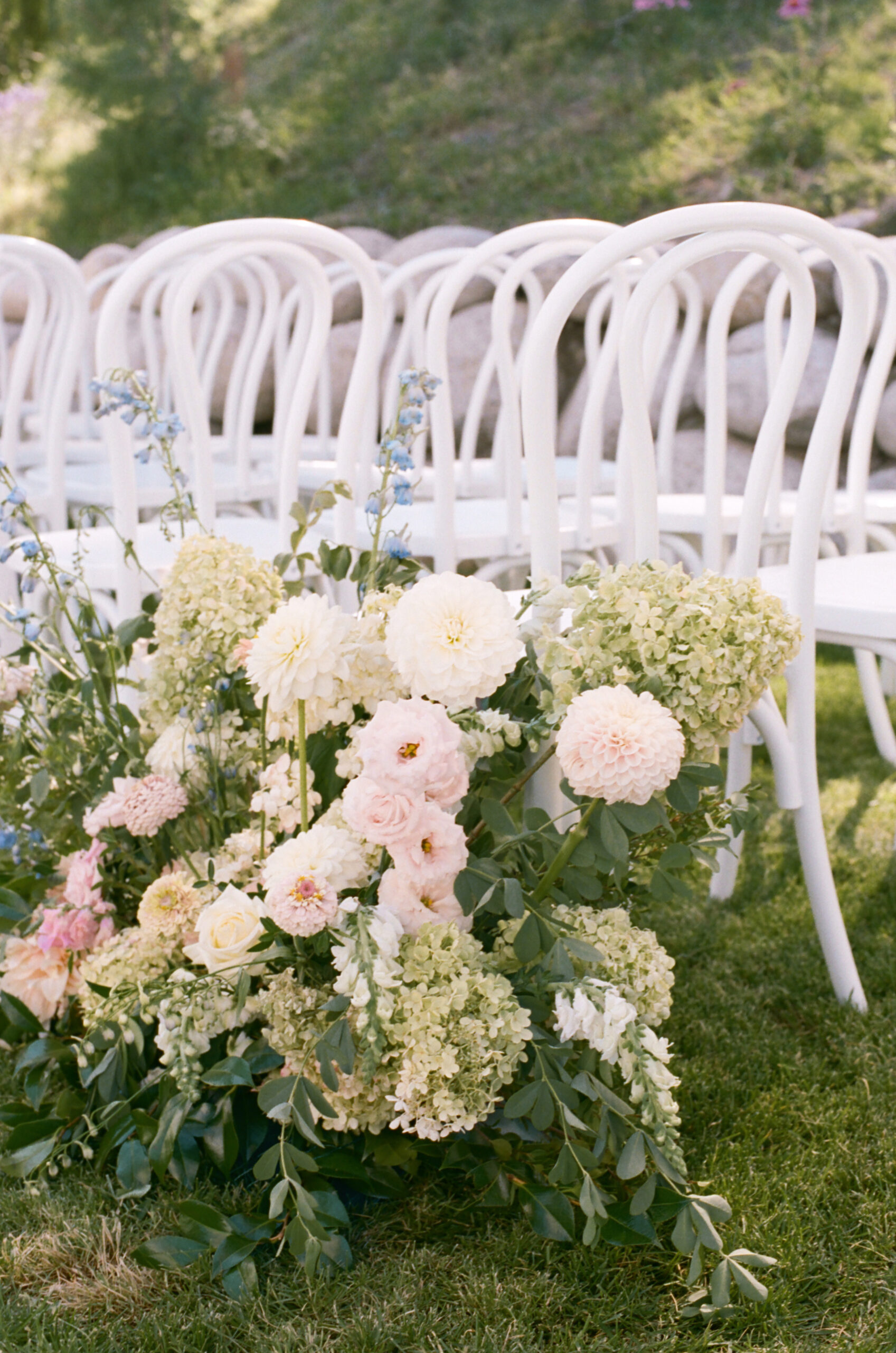 Jillian and Justin's wedding ceremony flowers