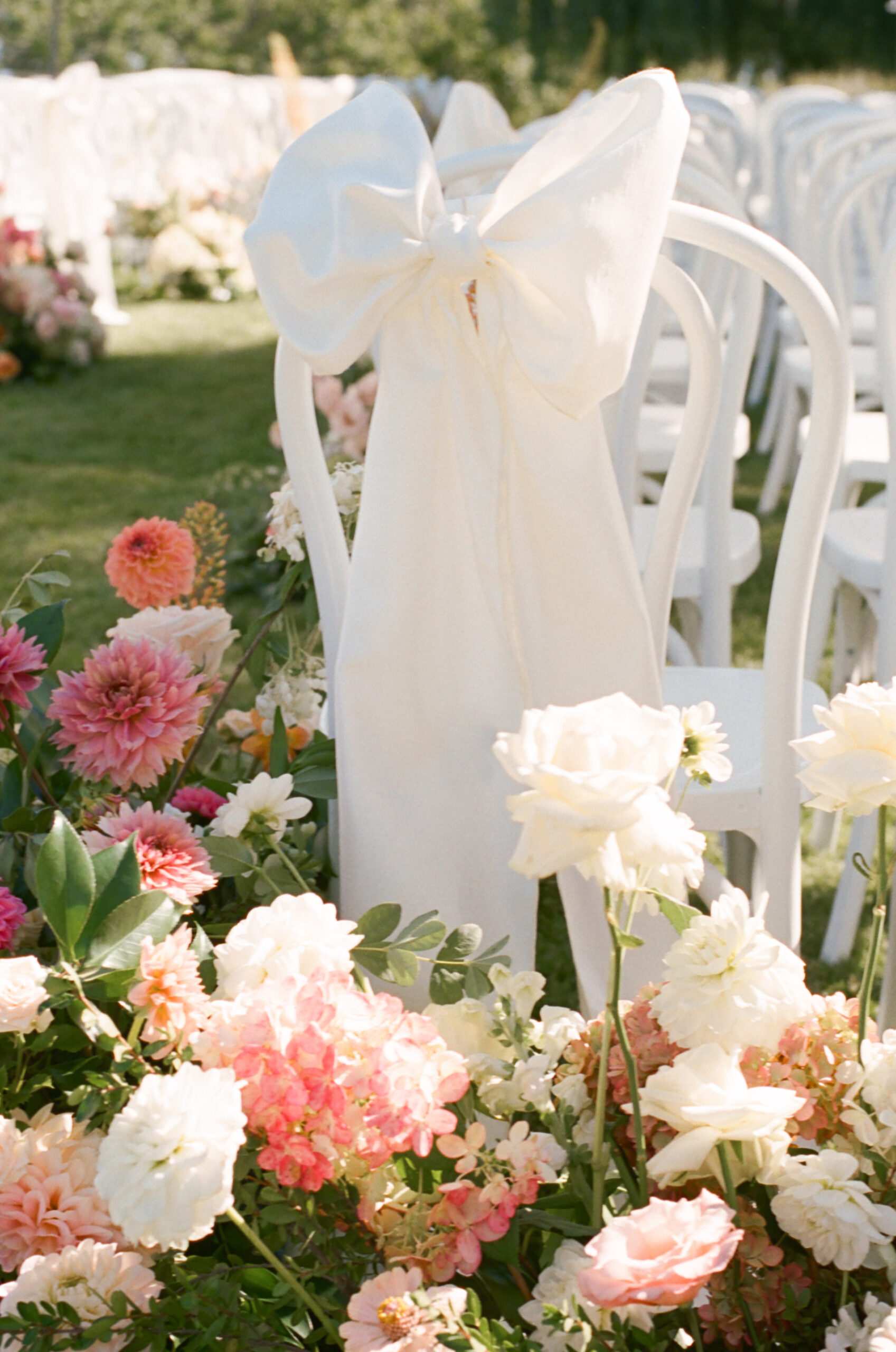 Jillian and Justin's wedding ceremony flowers