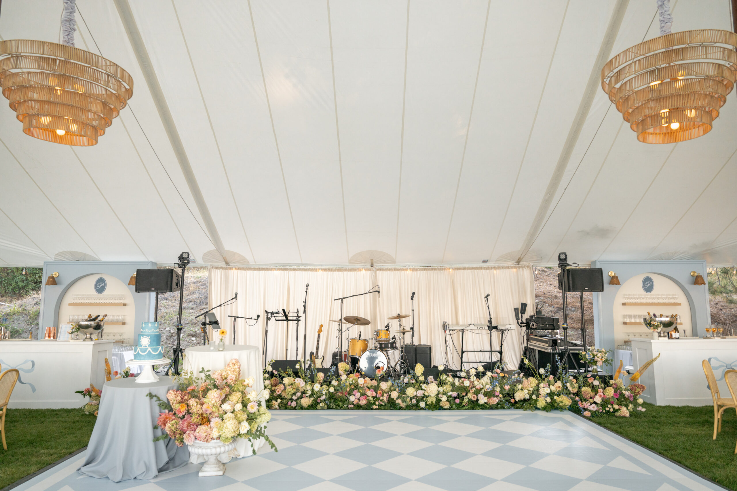 Jillian Harris and Justin Pasutto wedding reception flowers