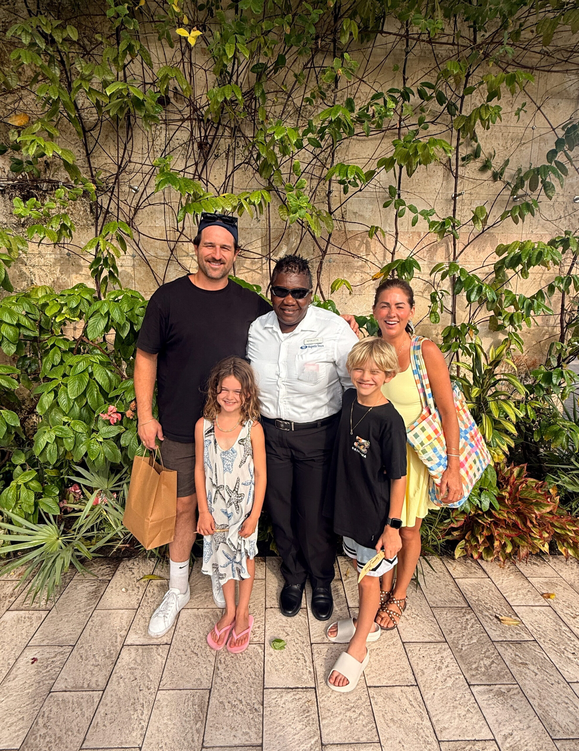 Jillian, Justin and kids with Auntie Novalette